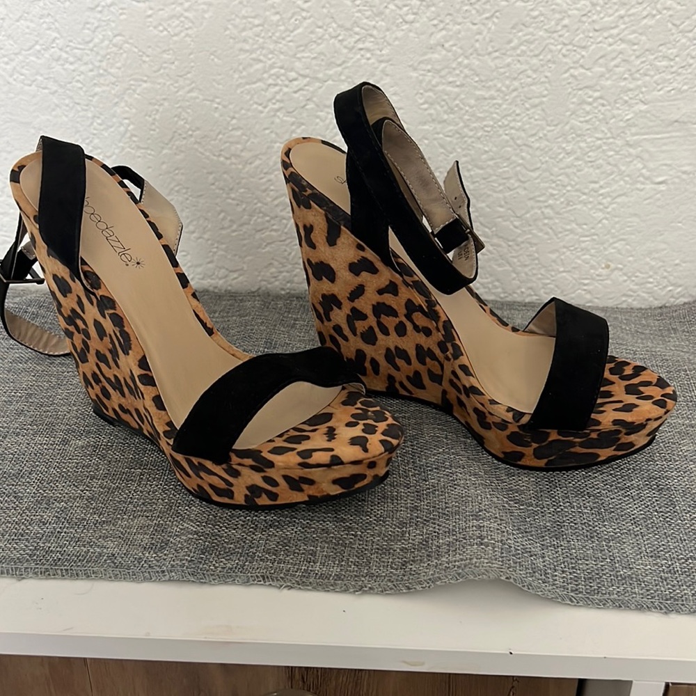 Size 8 wedge